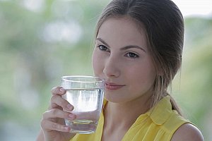 亚洲人成无码www久久久